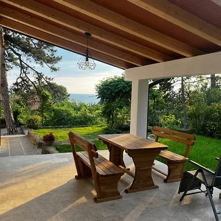 Active Chillax Oasis Apartma